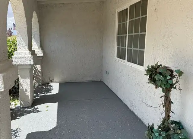 Property at 12363 Lakota Rd, Apple Valley, CA, 92308, 3 beds, 2 baths, [object Object]