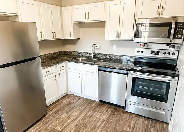 Photo of 3910 Middlebrook Pike, Knoxville, TN 37921