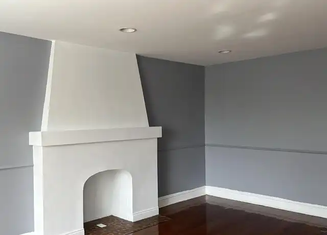 Property at 8207 S Ingleside Ave Unit 8207-3, Chicago, IL, 60619, 2 beds, 1 bath, [object Object]