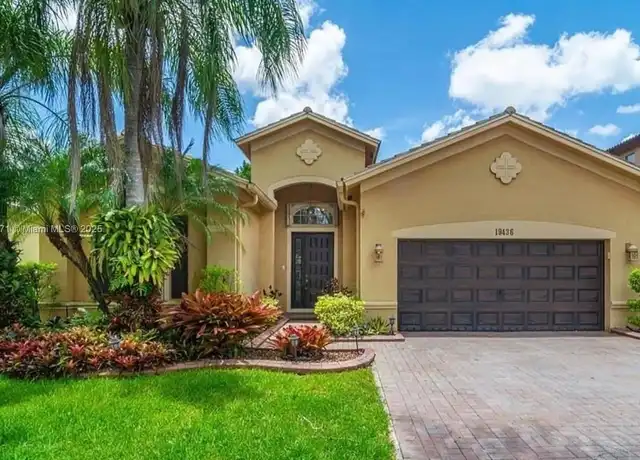 Property at 19436 S Whitewater Ave, Weston, FL, 33332, 4 beds, 3 baths, [object Object]