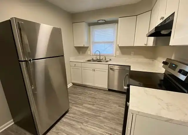 Property at 581 Eureka Springs Dr, Lexington, KY, 40517, 2 beds, 1 bath, [object Object]