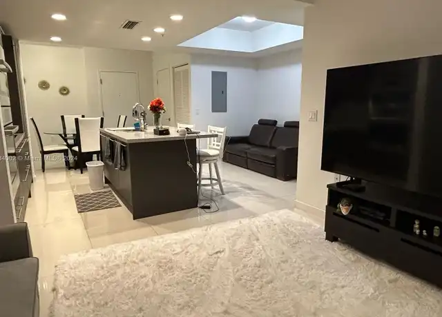 Property at 7661 NW 107th Ave, Doral, FL, 33178, 1 bed, 2 baths, [object Object]