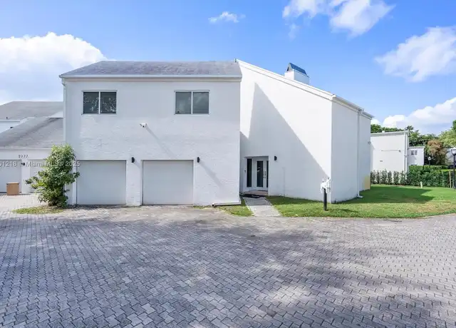 Property at 1981 S Oak Haven Cir, Miami, FL, 33179, 5 beds, 4.5 baths, [object Object]