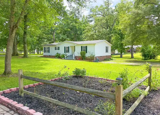 Property at 305 McLean St, Burkeville, VA, 23922, 3 beds, 2 baths, [object Object]