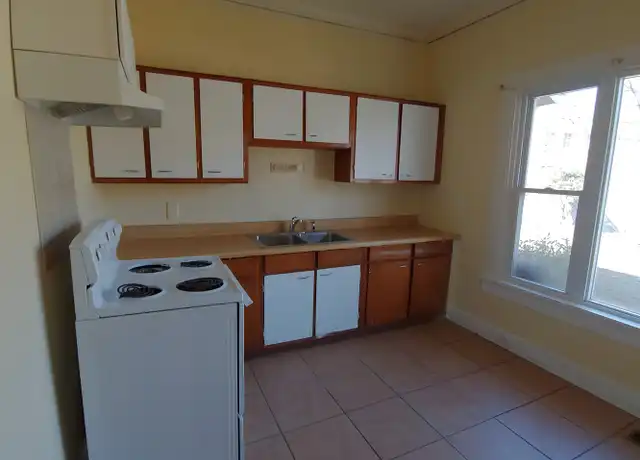 Property at 980 Harte Dr SW Unit 1, Atlanta, GA, 30310, 1 bed, 1 bath, [object Object]