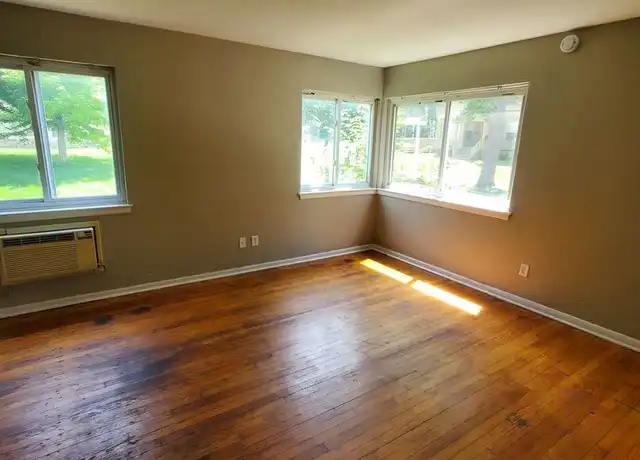 Property at 2448 W Kilbourn Ave Unit 7, Milwaukee, WI, 53233, 1 bed, 1 bath, [object Object]