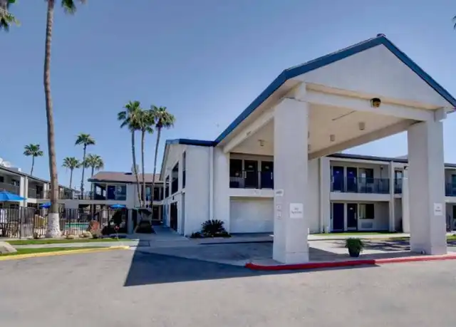 Property at 4950 S Outlet Center Dr Unit B202, Tucson, AZ, 85706, 2 beds, 1 bath, [object Object]