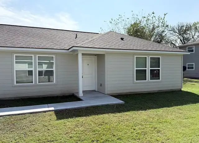Property at 223 East St, East Bernard, TX, 77435, 3 beds, 1 bath, [object Object]