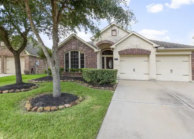 Property at 13211 Misty Shore Ln, Pearland, TX, 77584, 4 beds, 2 baths, [object Object]