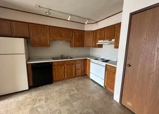 Property at 1200 N Point Dr Unit B7, Stevens Point, WI, 54481, 2 beds, 1 bath, [object Object]