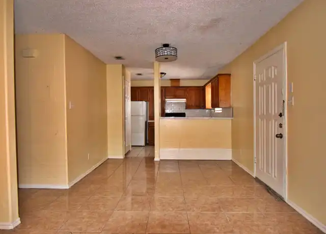 Property at 2210 W Elisa Ln, Edinburg, TX, 78541, 2 beds, 2 baths, [object Object]
