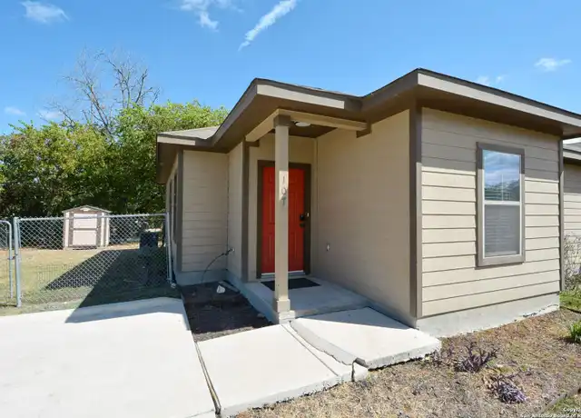 Property at 107 Rosedale Ave, New Braunfels, TX, 78130, 3 beds, 2 baths, [object Object]