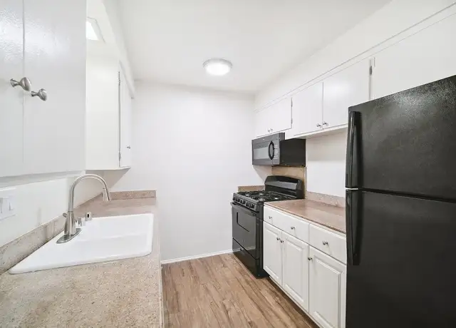 Photo of 5531 Driftwood St, Oxnard, CA 93035