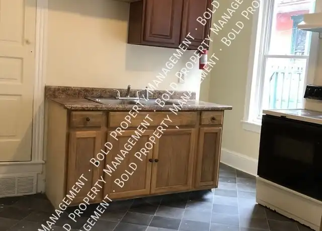 Property at 418 Schuylkill Ave Unit Second Floor, Reading, PA, 19601, 3 beds, 1 bath, [object Object]