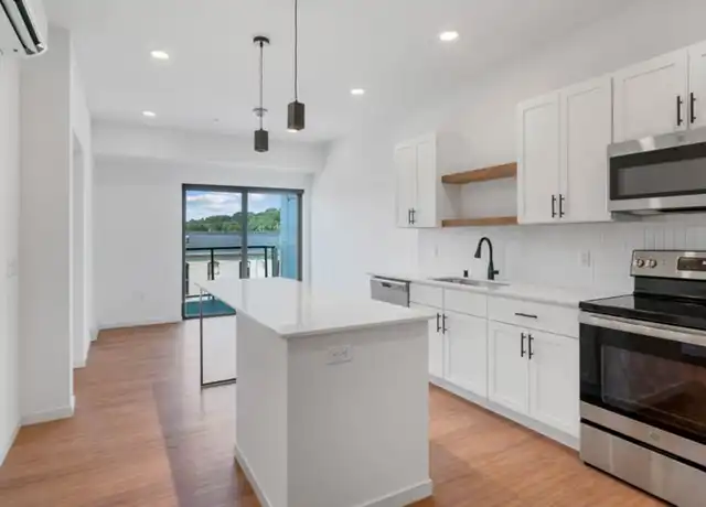 Property at 100 N Farwell St Unit 304, Eau Claire, WI, 54703, 1 bed, 1 bath, [object Object]