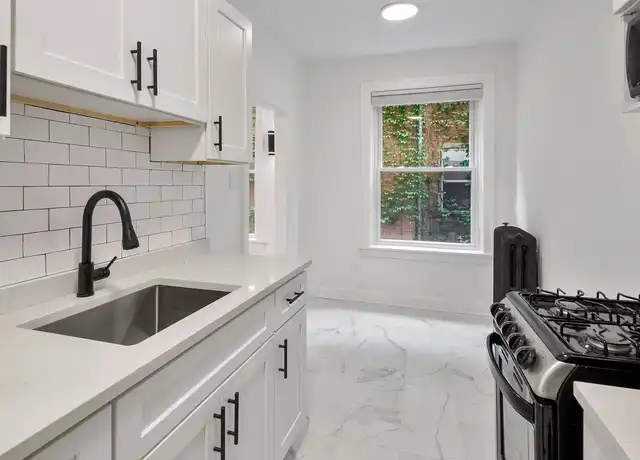 Property at The Onyx on Carmen - 915 W Carmen Ave, Chicago, IL, 60640, 0-1 beds, 1 bath, [object Object]