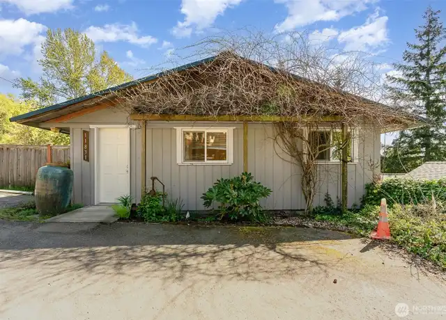Property at 11831 SE 32nd St, Bellevue, WA, 98005, 3 beds, 2 baths, [object Object]