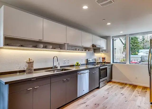 Photo of 401 Madrona Way NE, Bainbridge Island, WA 98110