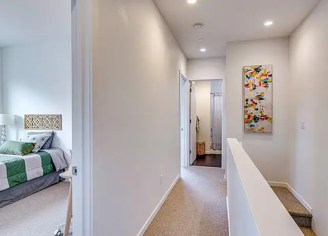 Photo of 401 Madrona Way NE, Bainbridge Island, WA 98110