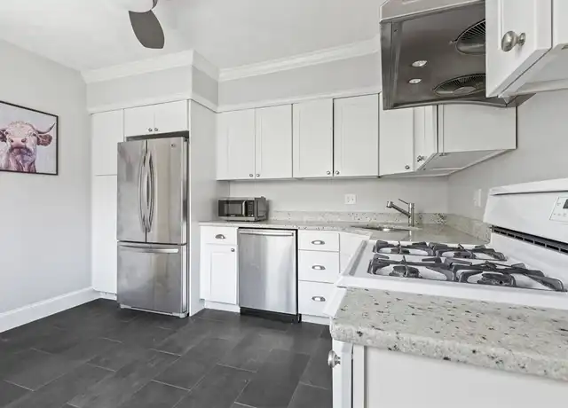 Property at 17 Gilbert St Unit 1, West Newton, MA, 02465, 2 beds, 1 bath, [object Object]