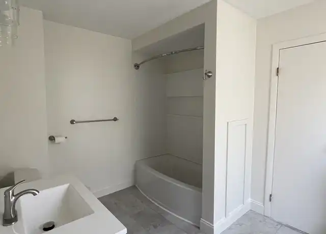 Property at 16 Hodges Ave Unit 2-F, Taunton, MA, 02780, 1 bed, 1 bath, [object Object]