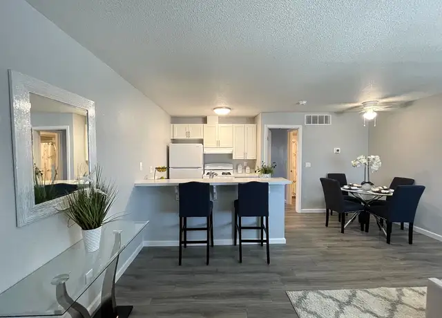 Photo of 935 W Swain Rd, Stockton, CA 95207