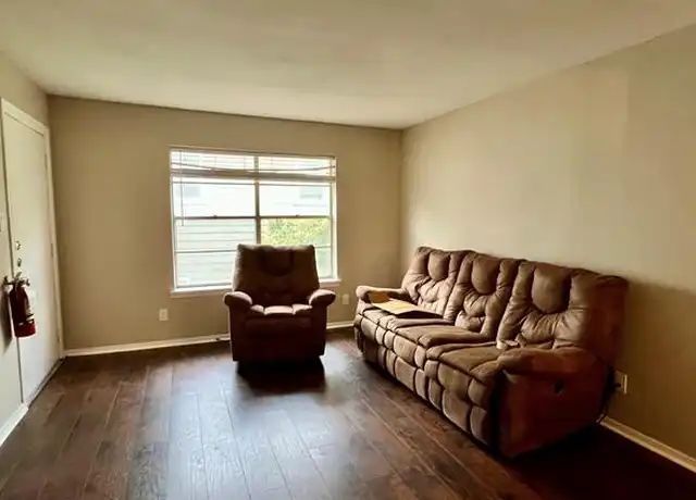 Property at 1107 S Locust St Unit 4, Denton, TX, 76201, 2 beds, 1 bath, [object Object]