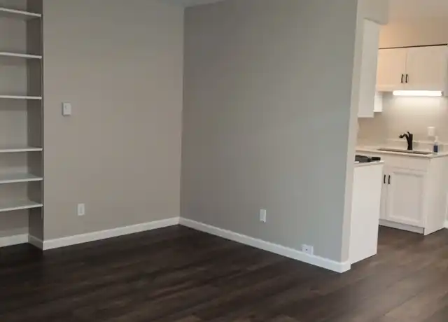 Property at 305 Maple Ave Unit 1, Waukesha, WI, 53186, 1 bed, 1 bath, [object Object]