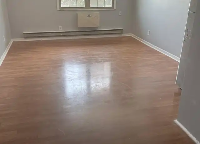 Property at 240 Oak St Unit 18, Bridgeport, CT, 06604, 1 bed, 1 bath, [object Object]