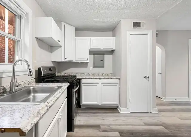 Property at 592 Cooper St SW Unit 2, Atlanta, GA, 30312, 2 beds, 1 bath, [object Object]