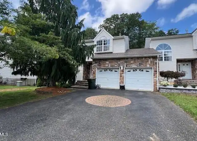 Property at 33 Kinglet Ave, Marlboro, NJ, 07746, 3 beds, 2.5 baths, [object Object]