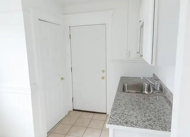 Property at 225 Helen St Unit 2, Bridgeport, CT, 06608, 2 beds, 1 bath, [object Object]