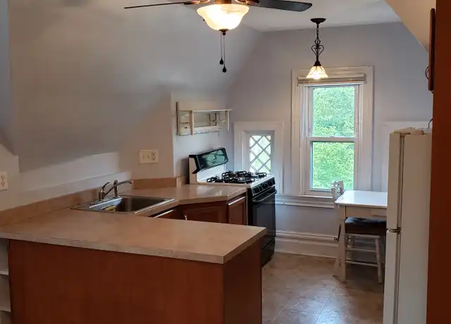Property at 600 S Dallas Ave Unit 3, Pittsburgh, PA, 15217, 1 bed, 1 bath, [object Object]