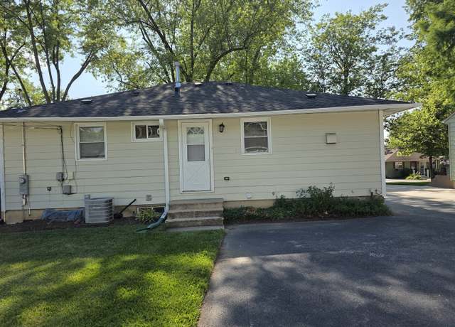 Photo of 1818 S 4th Pl, Saint Charles, IL 60174