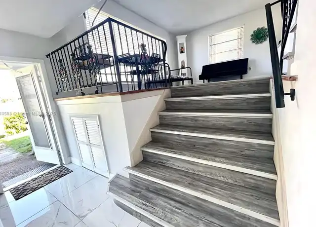 Property at 141 McArthur Pkwy Unit A, Pembroke Pines, FL, 33024, 2 beds, 2 baths, [object Object]