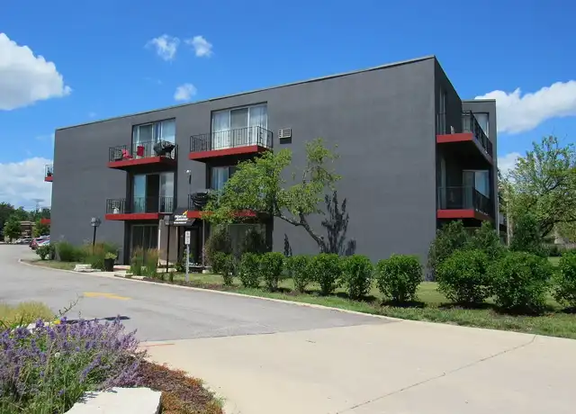 Property at Northgate Addison Apartments - 900 N Rohlwing Rd, Addison, IL, 60101, 1-2 bed, 1-2 bath, [object Object]