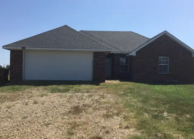 Property at 2803 Danita Dr, Hugo, OK, 74743, 3 beds, 2 baths, [object Object]