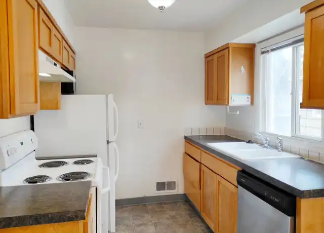 Property at 7008 N Amherst St, Portland, OR, 97203, 4 beds, 2 baths, [object Object]