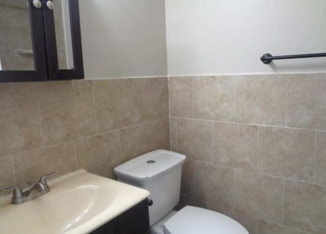 Photo of 6401 W Home Ave Unit 5A, Worth, IL 60482