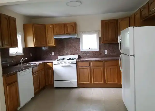 Property at 24 Franklin Pl Unit C2, Summit, NJ, 07901, 3 beds, 2 baths, [object Object]