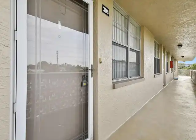 Property at 5095 Bay St NE, St. Petersburg, FL, 33703, 1 bed, 1.5 baths, [object Object]