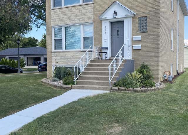 Photo of 1323 W Cossitt Ave, La Grange, IL 60525