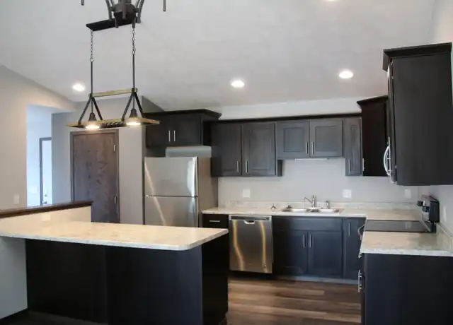 Property at 3606 S Outfield Cir, Sioux Falls, SD, 57110, 4 beds, 2 baths, [object Object]