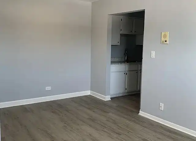 Property at 392 Executive Dr Unit 307, Carol Stream, IL, 60188, 2 beds, 1 bath, [object Object]
