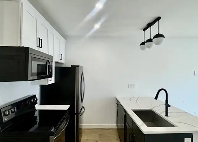Property at 144 Old Colony Ave Unit 302, Boston, MA, 02127, 1 bed, 1 bath, [object Object]