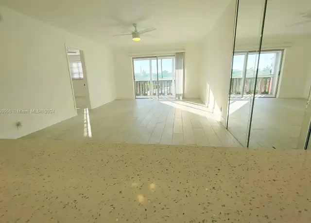 Property at 215 SE 3rd Ave Unit 307C, Hallandale Beach, FL, 33009, 2 beds, 1 bath, [object Object]