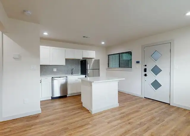 Property at Lakewood Village - 6263 La Vista Dr, Dallas, TX, 75214, 1 bed, 1 bath, [object Object]