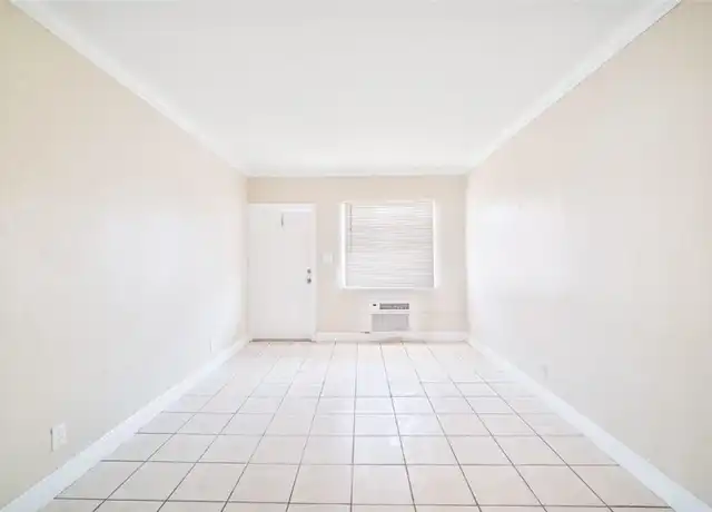 Property at 700 NW 14th Ter Unit 733-1, Fort Lauderdale, FL, 33311, 2 beds, 1 bath, [object Object]