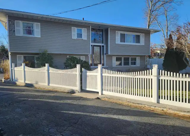 Property at 27 Estates Ln, Shoreham, NY, 11786, 1 bed, 1 bath, [object Object]