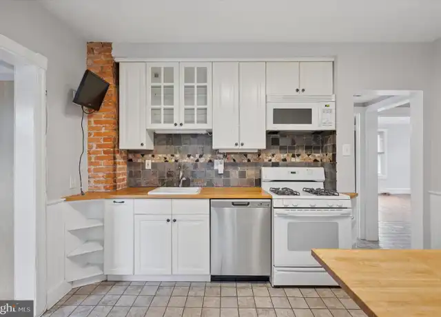 Property at 457 W Lancaster Ave Unit C, Haverford, PA, 19041, 2 beds, 1.5 baths, [object Object]